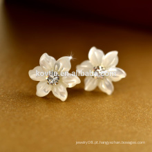 Yiwu fabricante de jóias pequena flor shell Tailândia 925 prata esterlina brinco